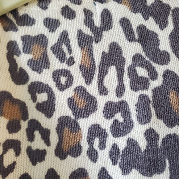 Old Navy Girls Size XS (5) Leopard Cardigan Rhinestone Buttons - Picture 4 of 8